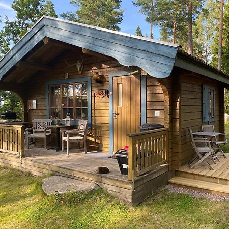 Timrad Stuga I Kanten Av Skogen Med Spa Moejlighet 멀스요 외부 사진
